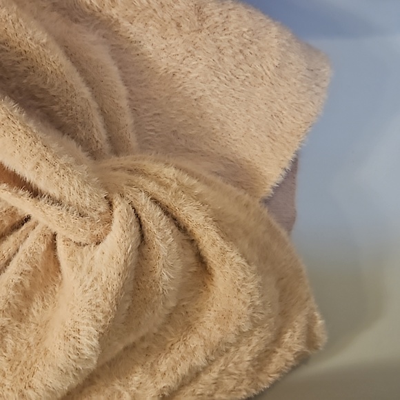 Love Tree Super soft crop top Sweater - Picture 5 of 8